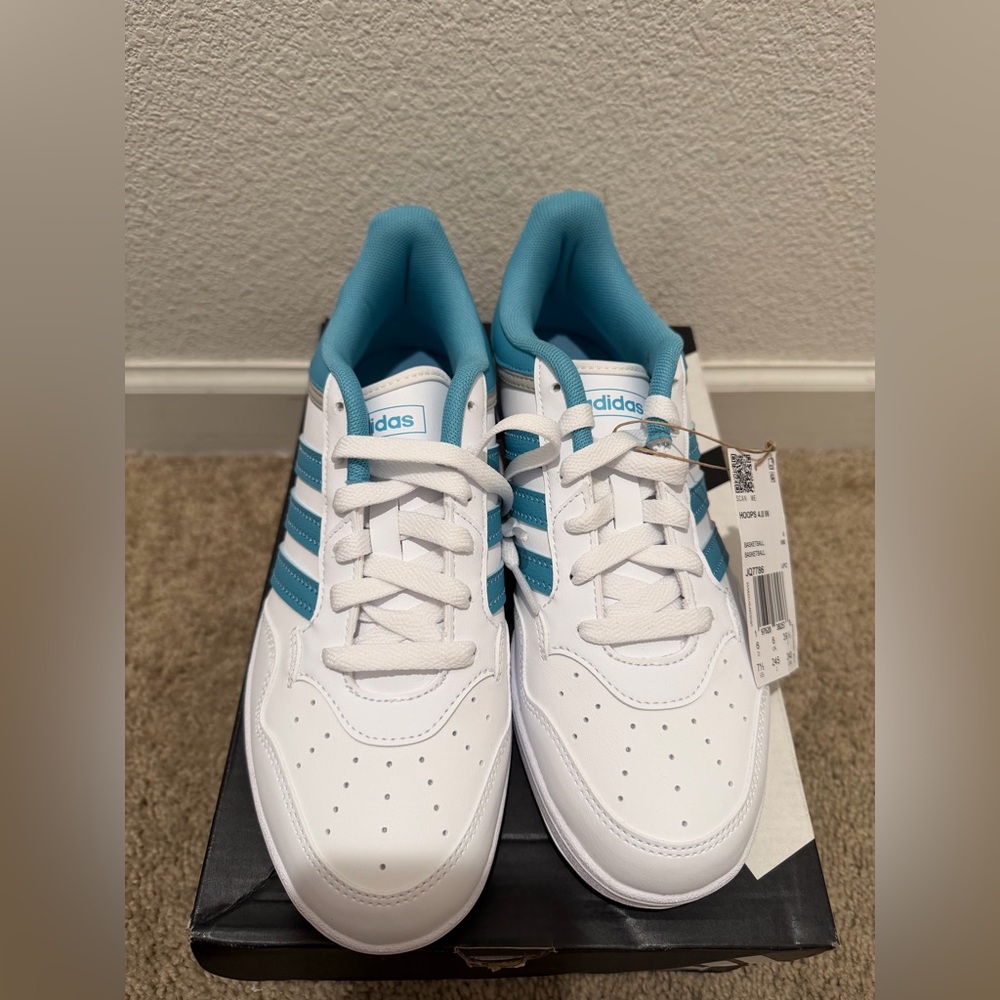 “New”Adidas Hoops 4.0 Sneakers size7.5